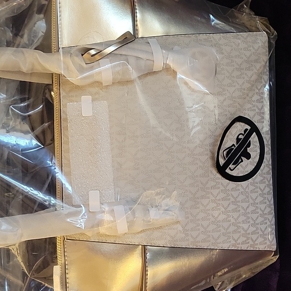 Michael Kors Charlotte Large Signature Logo and Metallic Top-Zip Tote Bag - Picture 6 of 16